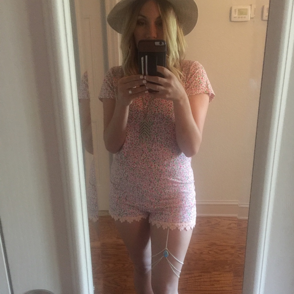 Shorts romper.